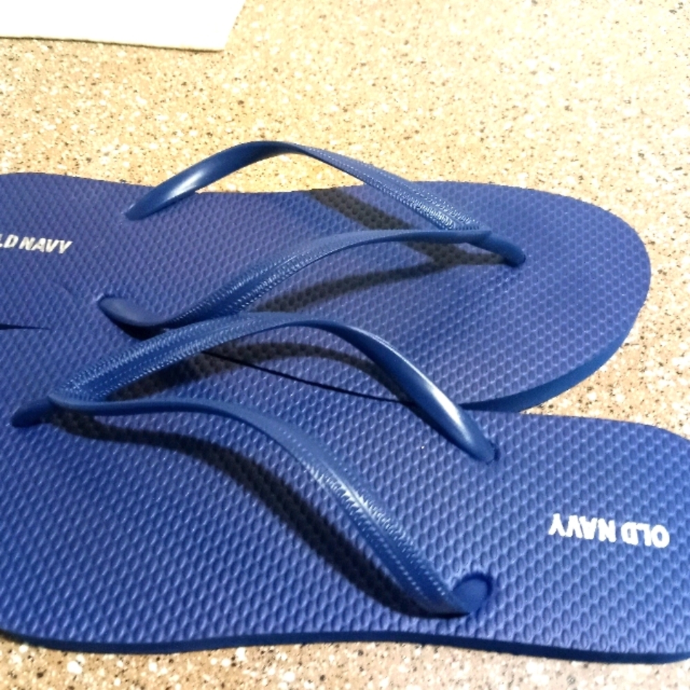 Brand new Old Navy flip flops
